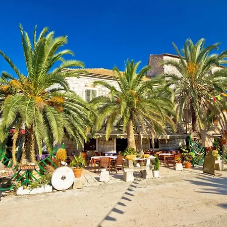 In Hvar With Balcony, Air Conditioning, Wifi, Dishwasher 5028-2 Apartament *