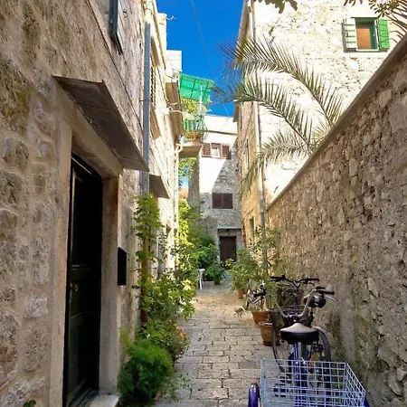 In Hvar With Balcony, Air Conditioning, Wifi, Dishwasher 5028-2 Stari Grad (Hvar)